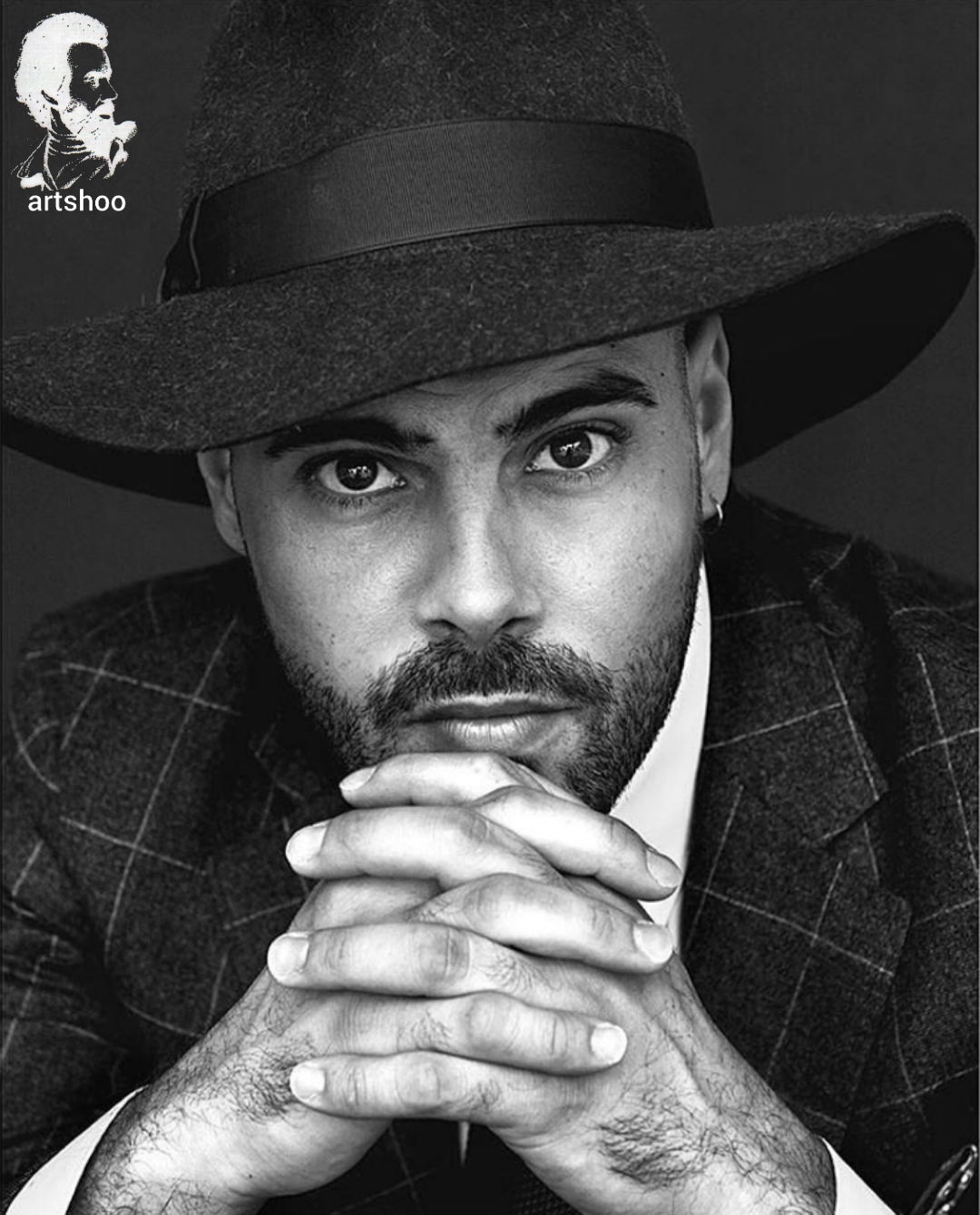 مدل پرتره سیاه قلم